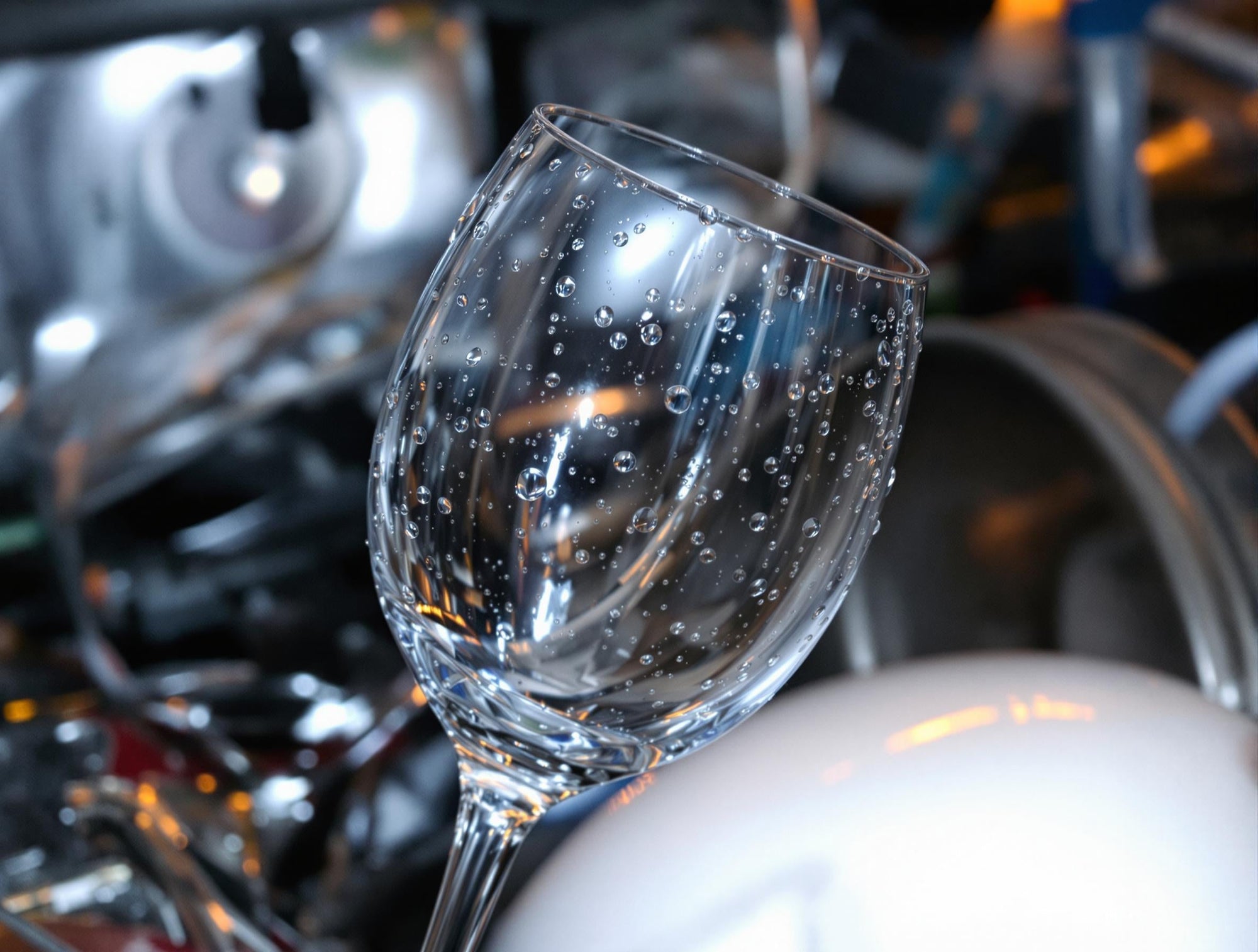 Can wine glasses go in the dishwasher?